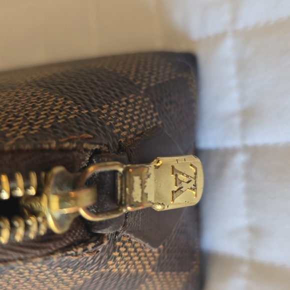 💯AUTHENTIC LOUIS VUITTON MAKE UP POUCH - Picture 3 of 7
